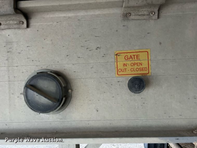 image for item LD9901 2007 Travis end dump trailer