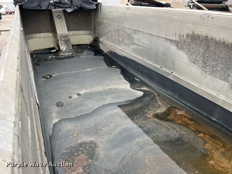 image for item LD9901 2007 Travis end dump trailer