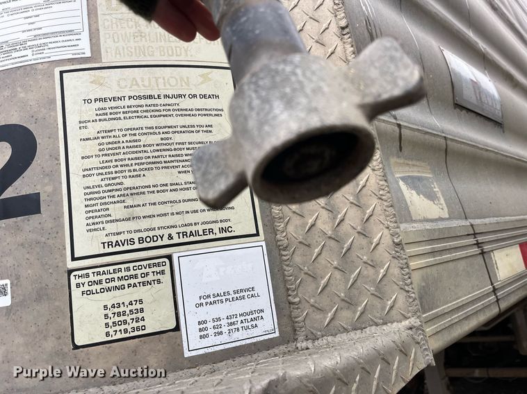 image for item LD9901 2007 Travis end dump trailer