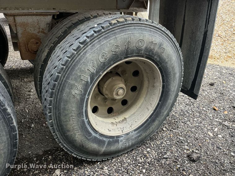 image for item LD9901 2007 Travis end dump trailer