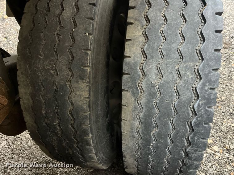 image for item LD9901 2007 Travis end dump trailer