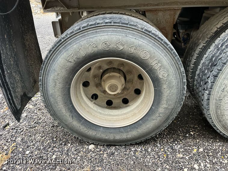 image for item LD9901 2007 Travis end dump trailer