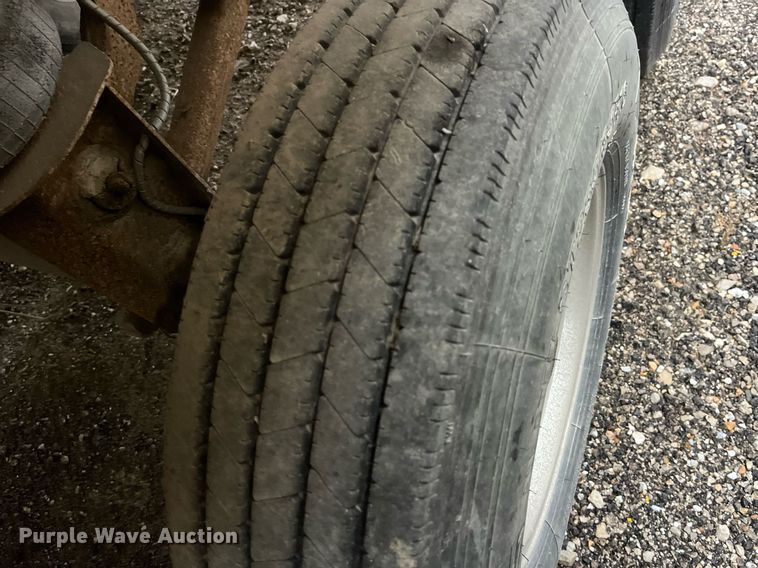 image for item LD9901 2007 Travis end dump trailer