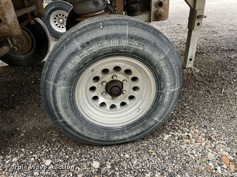 image for item LD9901 2007 Travis end dump trailer