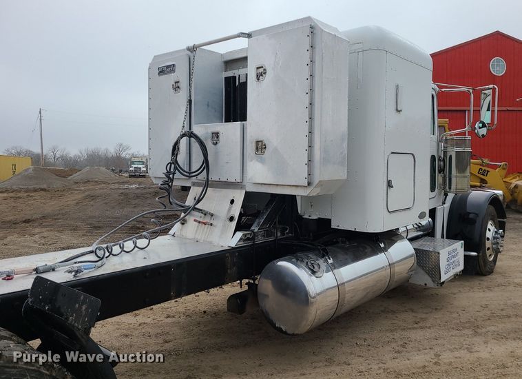 image for item LJ9448 2008 Peterbilt 388 semi truck