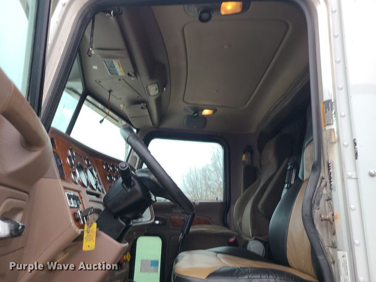 image for item LJ9448 2008 Peterbilt 388 semi truck