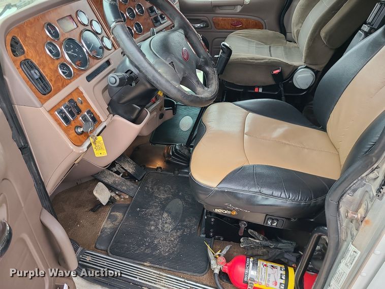 image for item LJ9448 2008 Peterbilt 388 semi truck