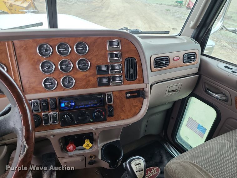 image for item LJ9448 2008 Peterbilt 388 semi truck