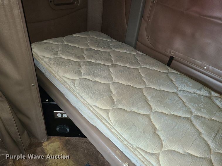 image for item LJ9448 2008 Peterbilt 388 semi truck