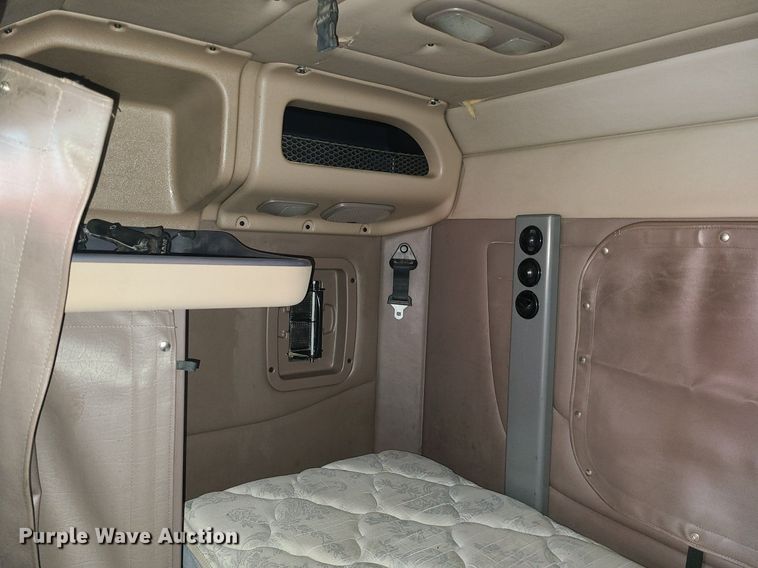 image for item LJ9448 2008 Peterbilt 388 semi truck