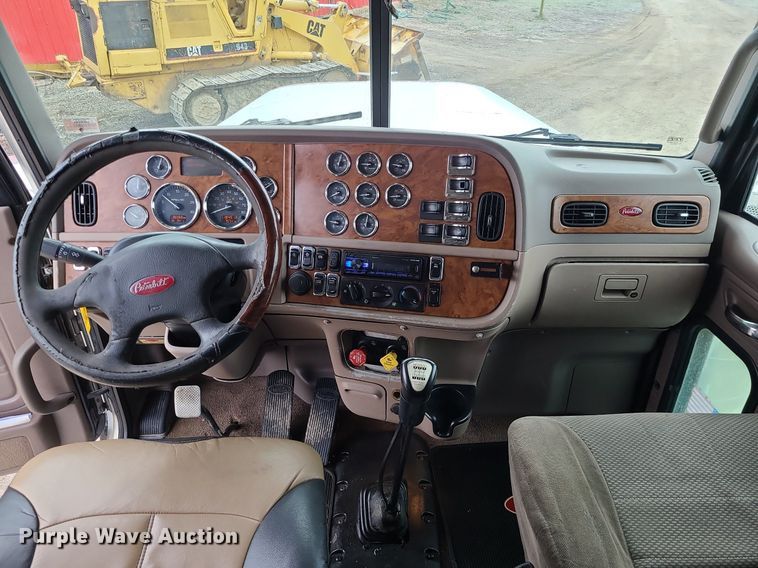 image for item LJ9448 2008 Peterbilt 388 semi truck