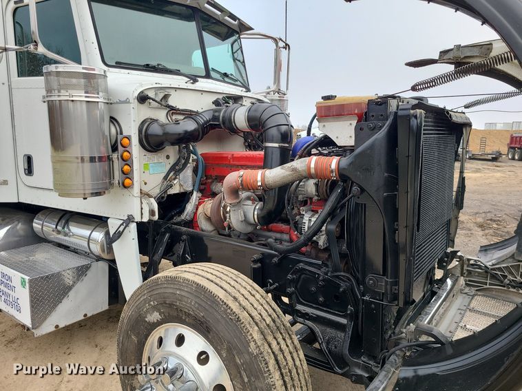 image for item LJ9448 2008 Peterbilt 388 semi truck