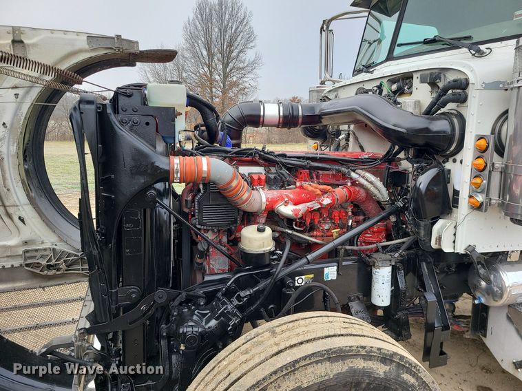 image for item LJ9448 2008 Peterbilt 388 semi truck