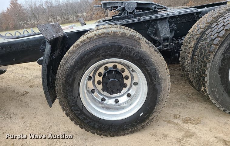 image for item LJ9448 2008 Peterbilt 388 semi truck