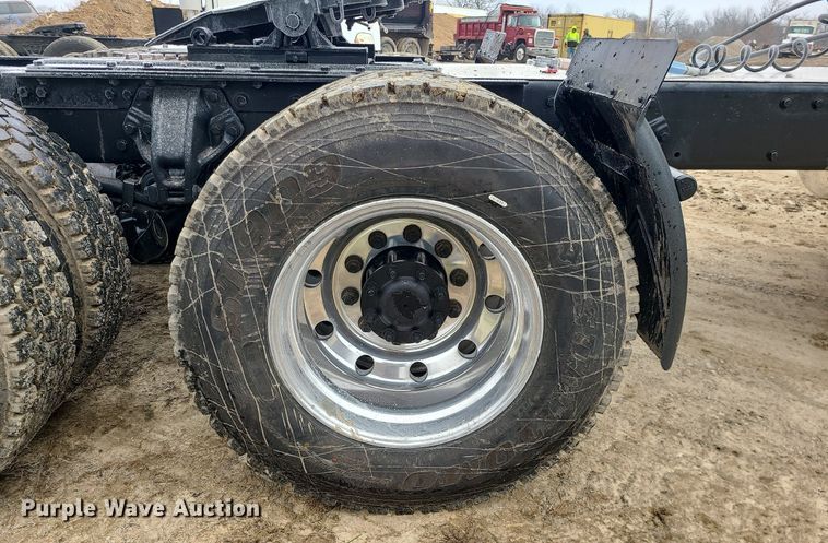 image for item LJ9448 2008 Peterbilt 388 semi truck