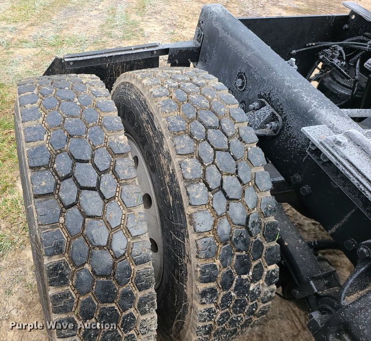 image for item LJ9448 2008 Peterbilt 388 semi truck