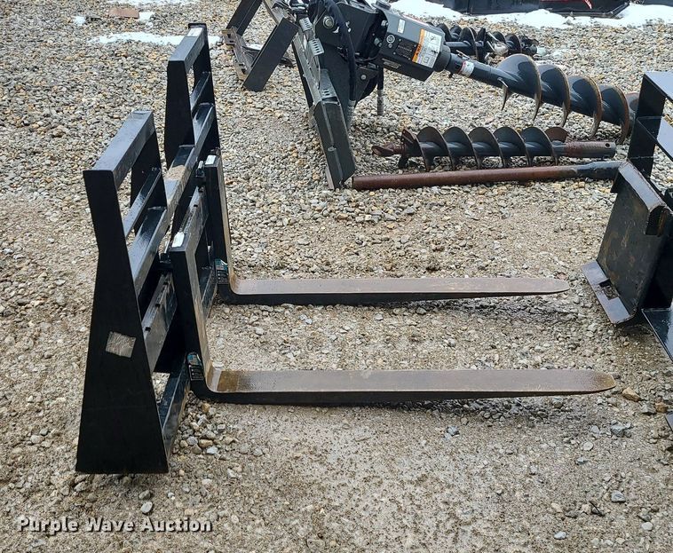 image for item LJ9477 Arrow skid steer forks