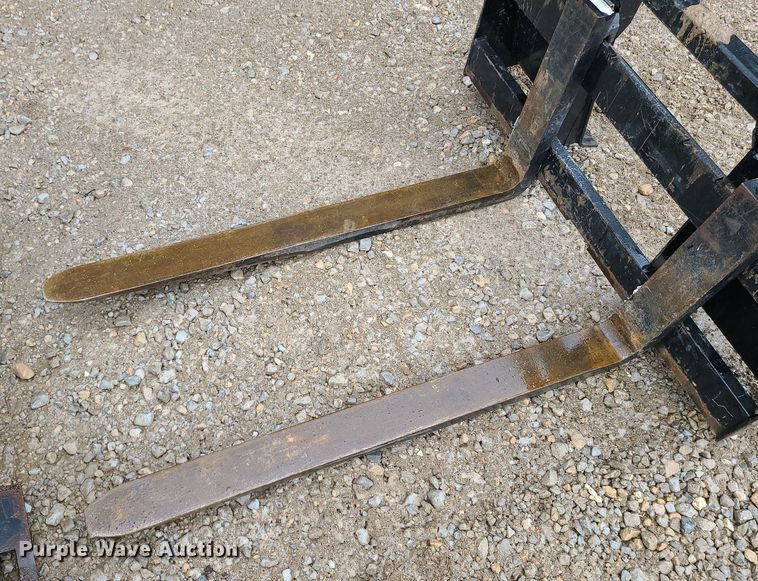 image for item LJ9477 Arrow skid steer forks