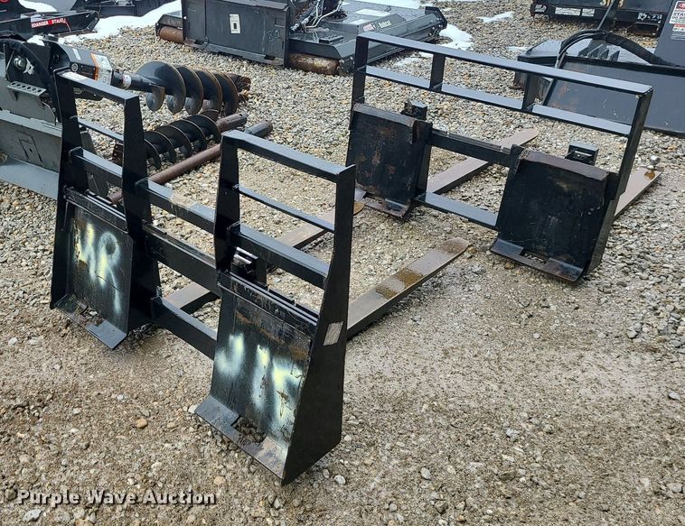 image for item LJ9477 Arrow skid steer forks