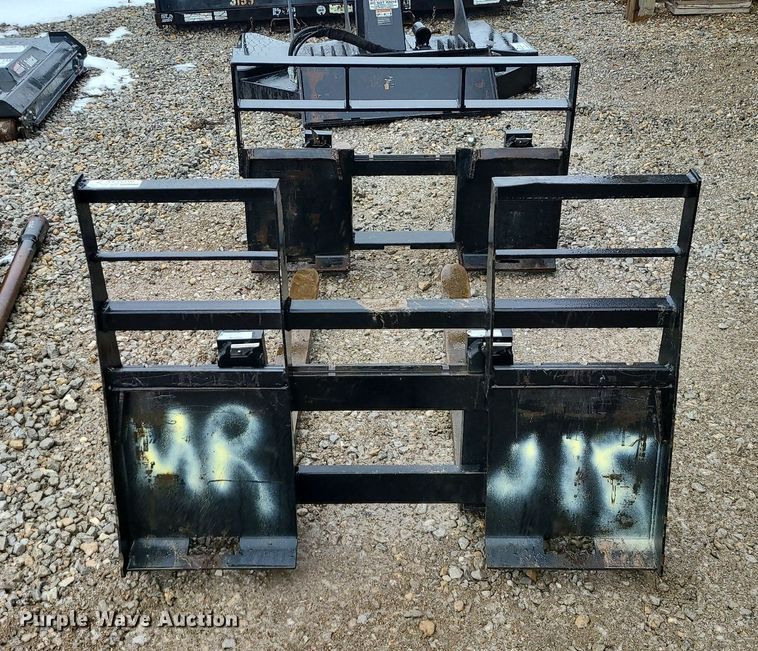 image for item LJ9477 Arrow skid steer forks