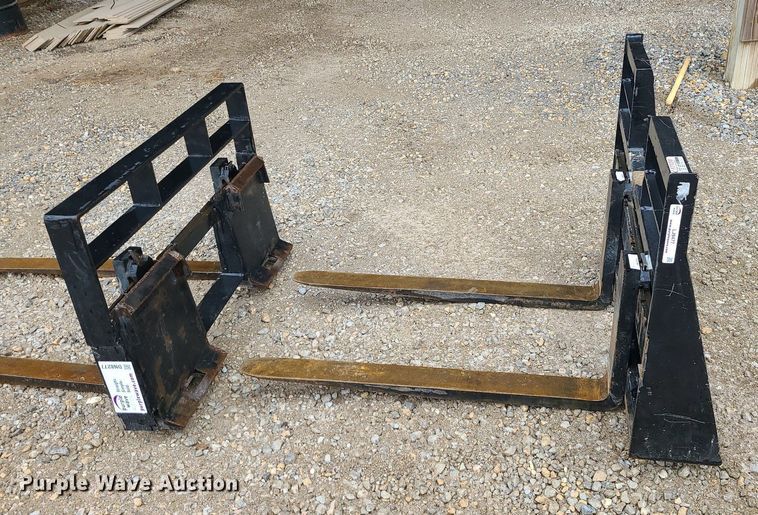 image for item LJ9477 Arrow skid steer forks