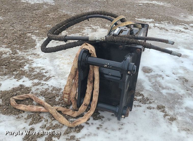 image for item LJ9479 2017 Paladin SFB4K breaker