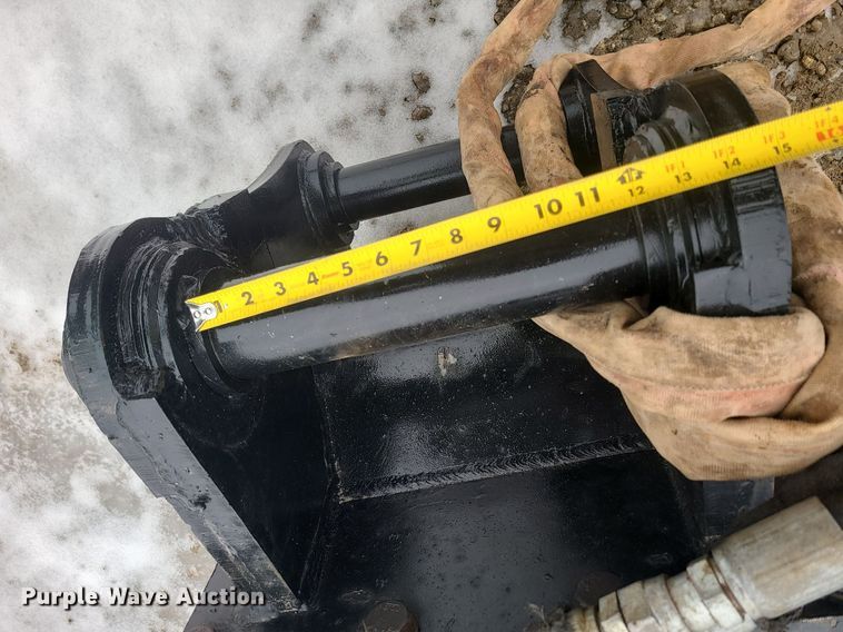 image for item LJ9479 2017 Paladin SFB4K breaker