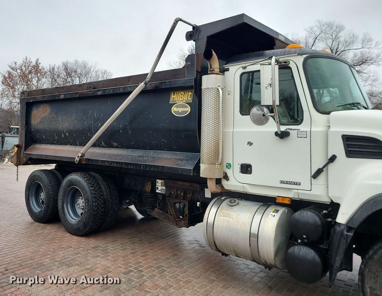 image for item LJ9503 2007 Mack CV713 dump truck