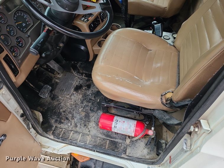 image for item LJ9503 2007 Mack CV713 dump truck