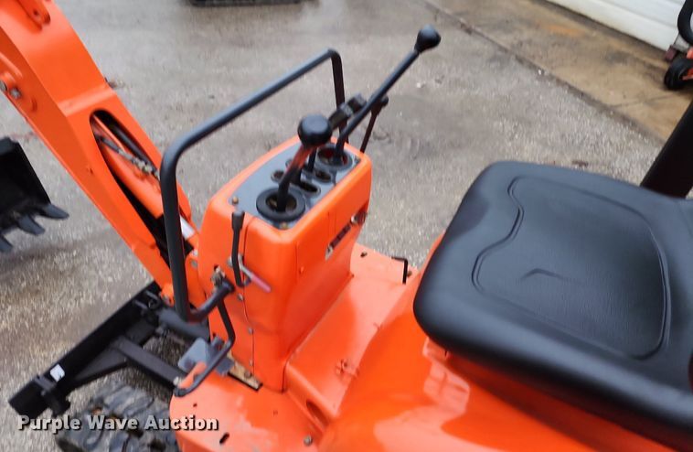 image for item LJ9509 Kubota K008-3 mini excavator