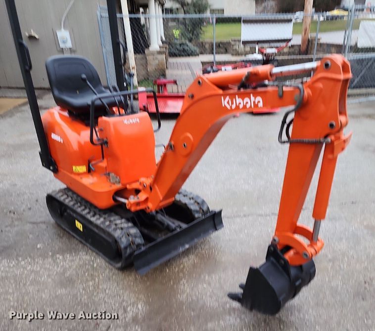 image for item LJ9509 Kubota K008-3 mini excavator