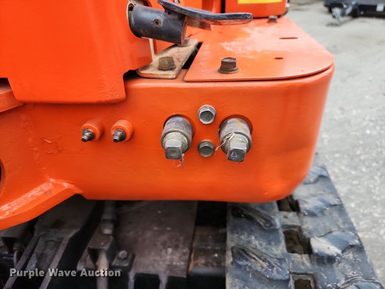 image for item LJ9509 Kubota K008-3 mini excavator