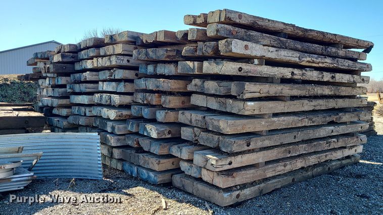 image for item LJ9512 Approximately 70 crane mats