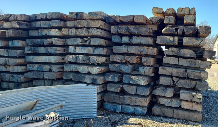 image for item LJ9512 Approximately 70 crane mats