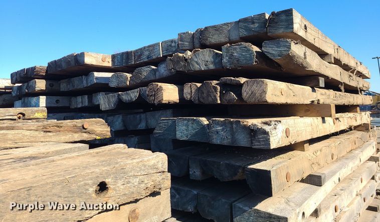 image for item LJ9512 Approximately 70 crane mats