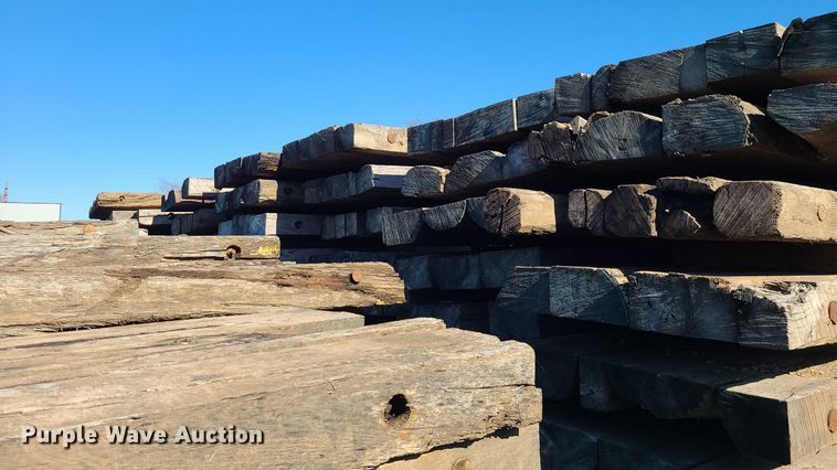 image for item LJ9512 Approximately 70 crane mats