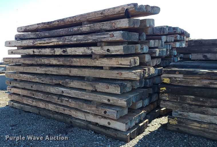 image for item LJ9512 Approximately 70 crane mats