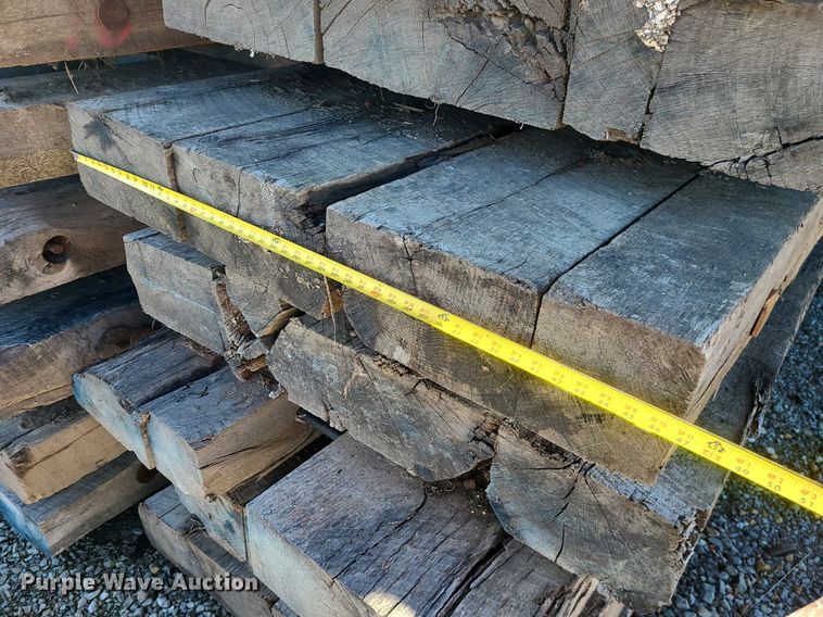 image for item LJ9512 Approximately 70 crane mats