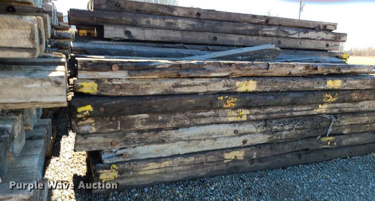 image for item LJ9514 Approximately 60 crane mats