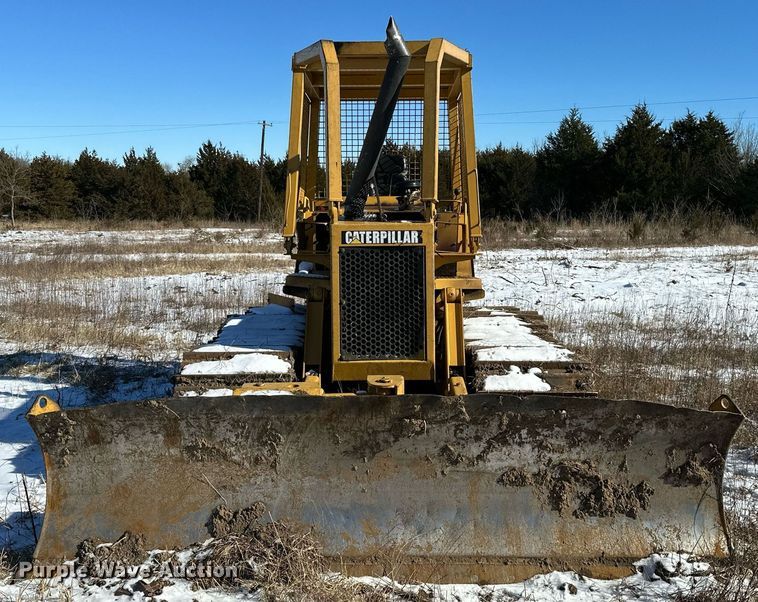image for item LK9770 1992 Caterpillar  D4C LGP Series II dozer