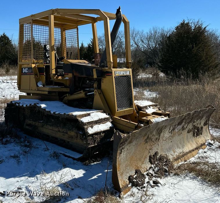 image for item LK9770 1992 Caterpillar  D4C LGP Series II dozer