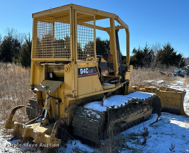image for item LK9770 1992 Caterpillar  D4C LGP Series II dozer