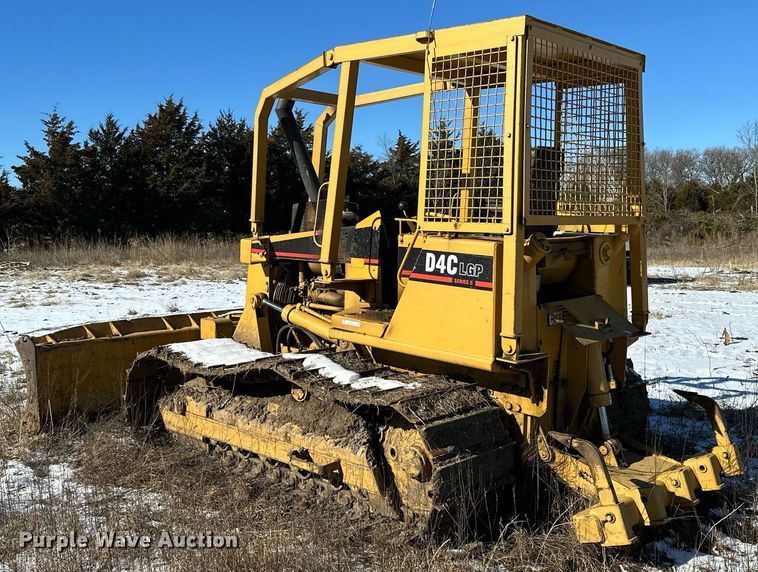 image for item LK9770 1992 Caterpillar  D4C LGP Series II dozer