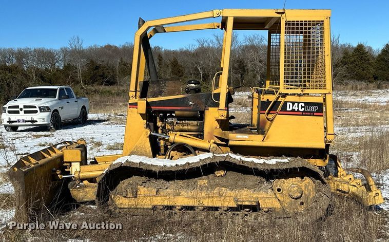 image for item LK9770 1992 Caterpillar  D4C LGP Series II dozer