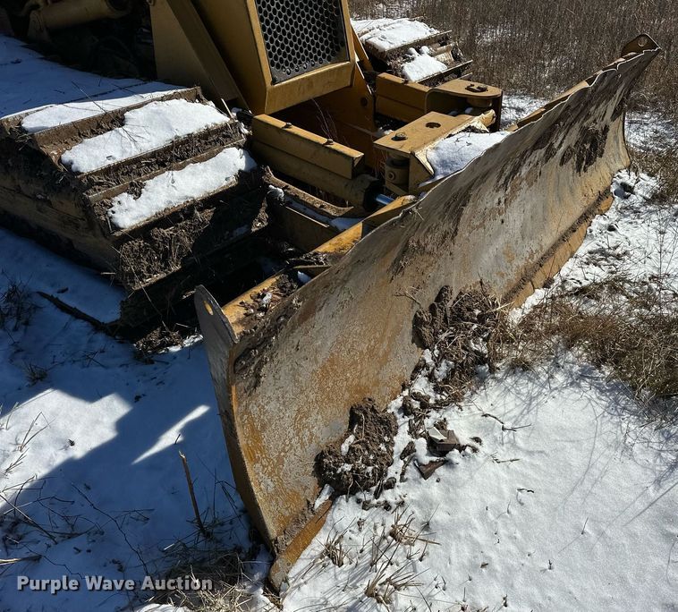 image for item LK9770 1992 Caterpillar  D4C LGP Series II dozer