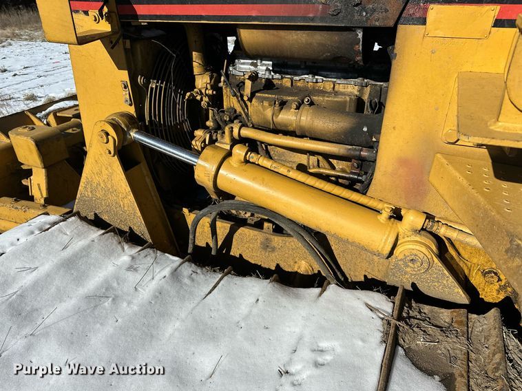 image for item LK9770 1992 Caterpillar  D4C LGP Series II dozer