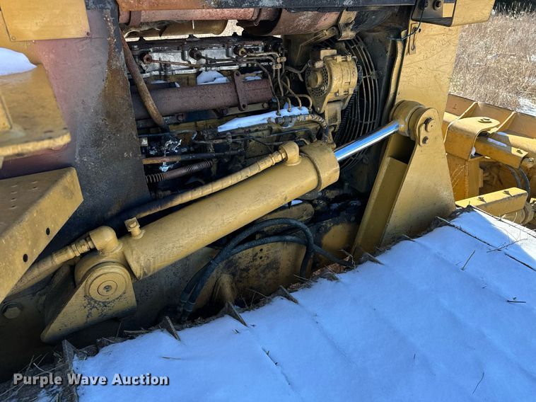 image for item LK9770 1992 Caterpillar  D4C LGP Series II dozer