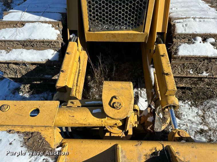 image for item LK9770 1992 Caterpillar  D4C LGP Series II dozer