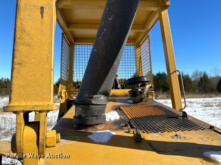 image for item LK9770 1992 Caterpillar  D4C LGP Series II dozer