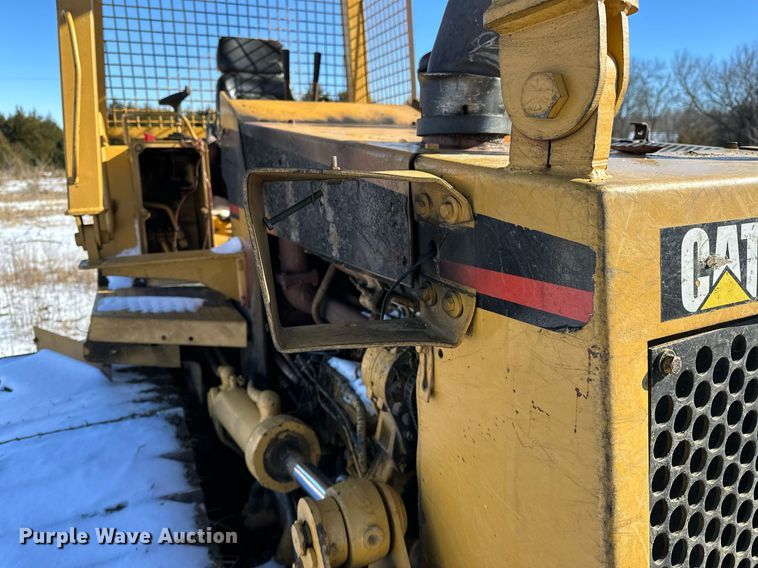 image for item LK9770 1992 Caterpillar  D4C LGP Series II dozer